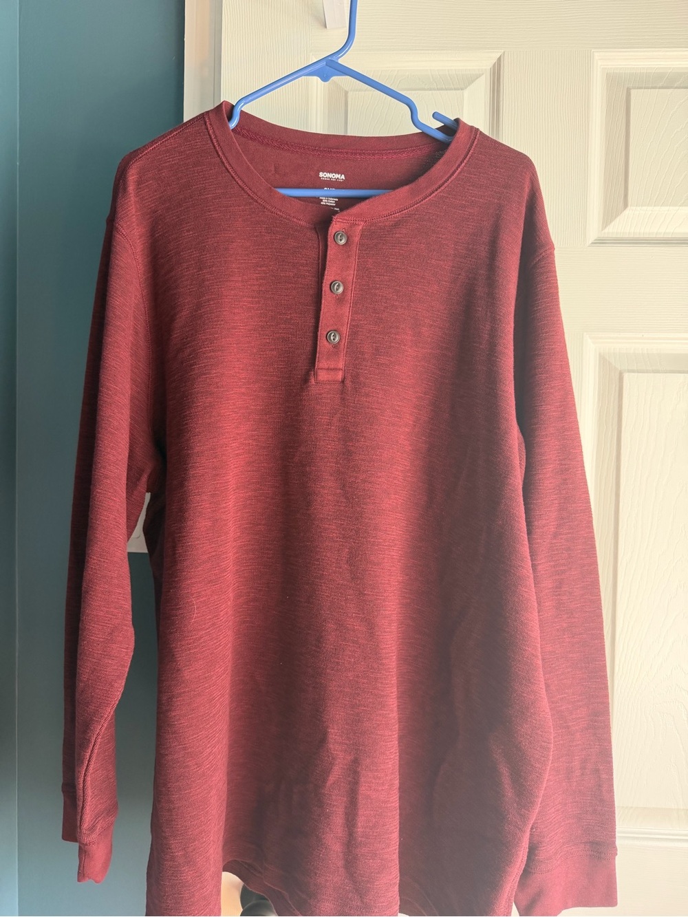 Sonoma Long-Sleeve Henley Shirt in Burgundy